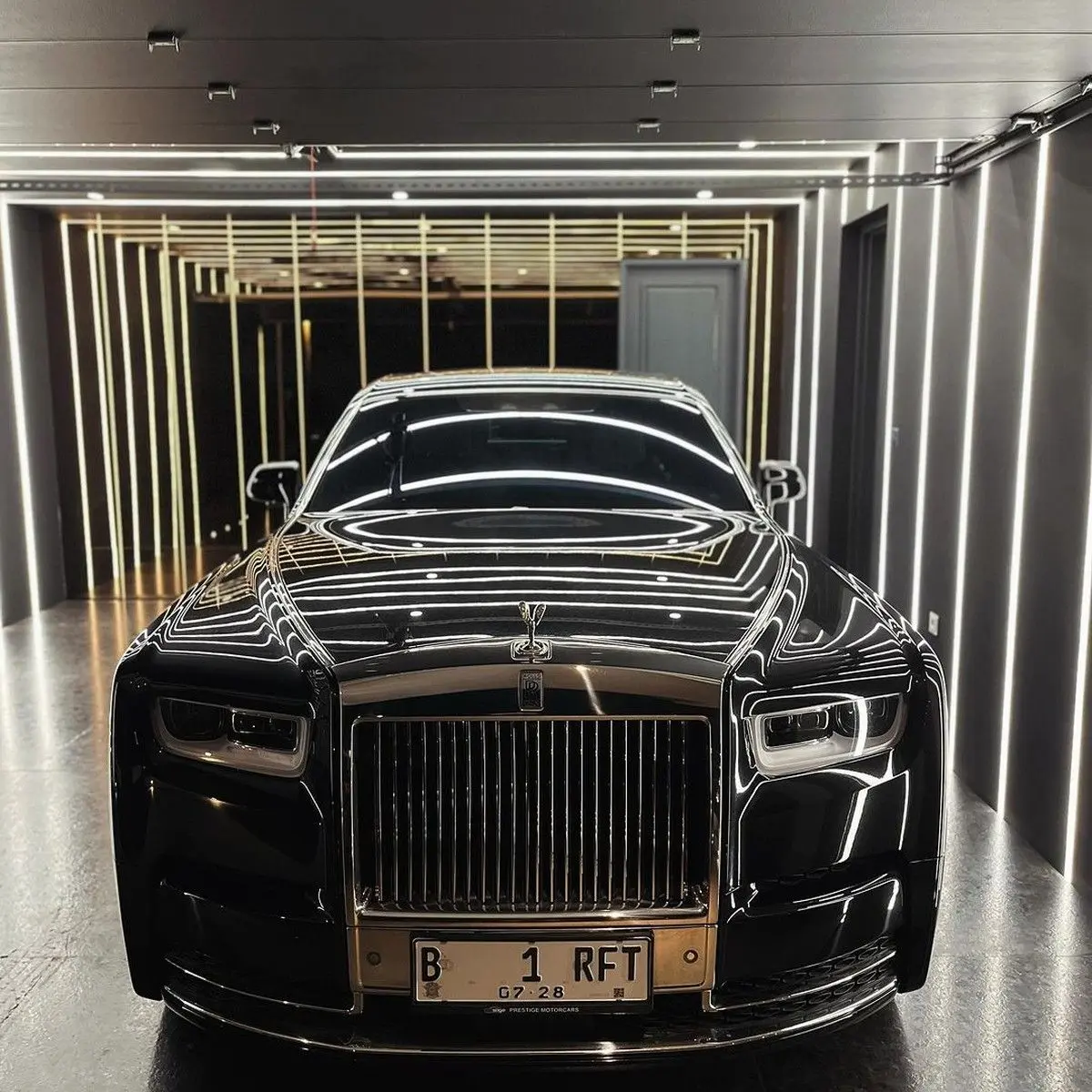 Koleksi Kendaraan Raffi Ahmad Meroket Mencapai Rp68 Miliar, Intip Harga Fantastis Rolls-Royce Phantom