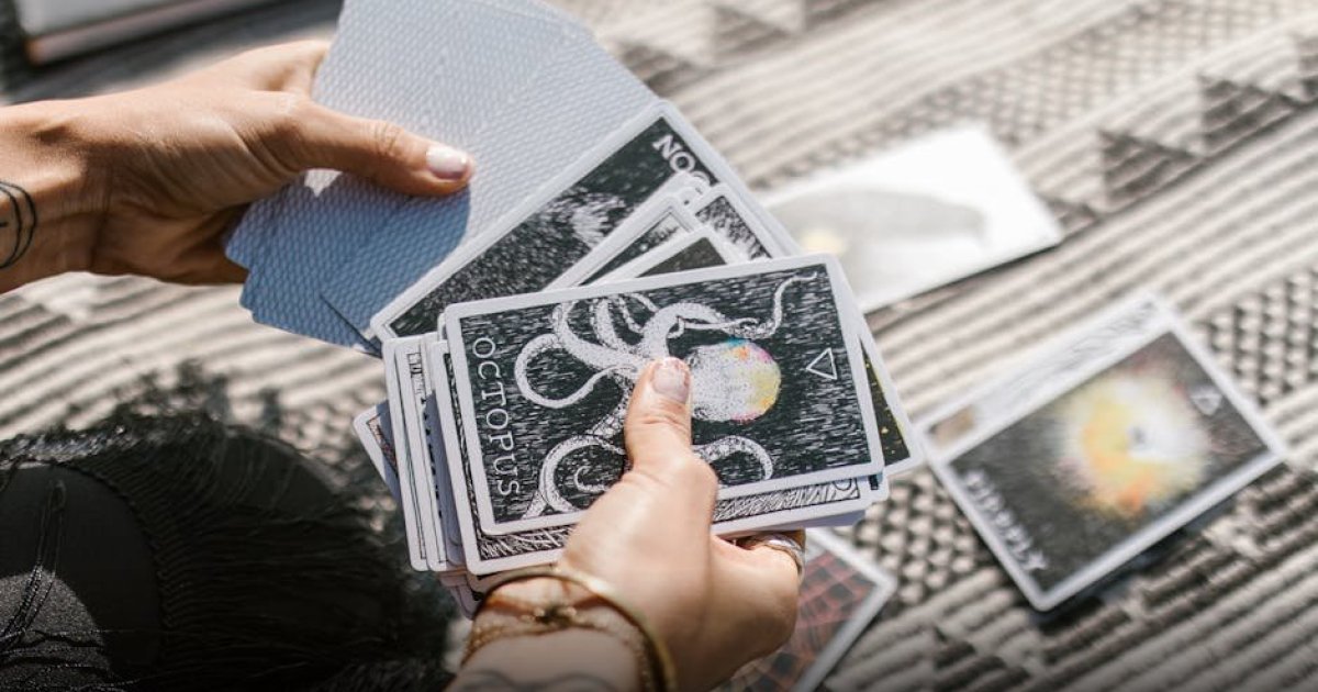 Ramalan Zodiak Hari Ini: Rezeki Nomplok & Karier Cemerlang Menanti!