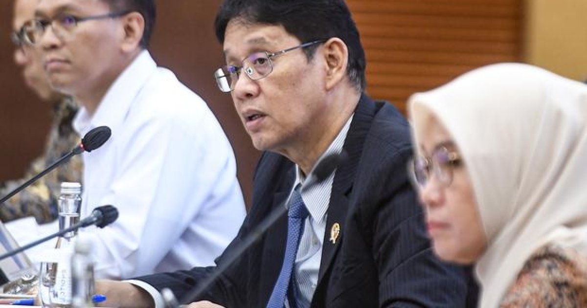 Menteri Keuangan Purbaya Yudhi Sadewa (kedua kanan).