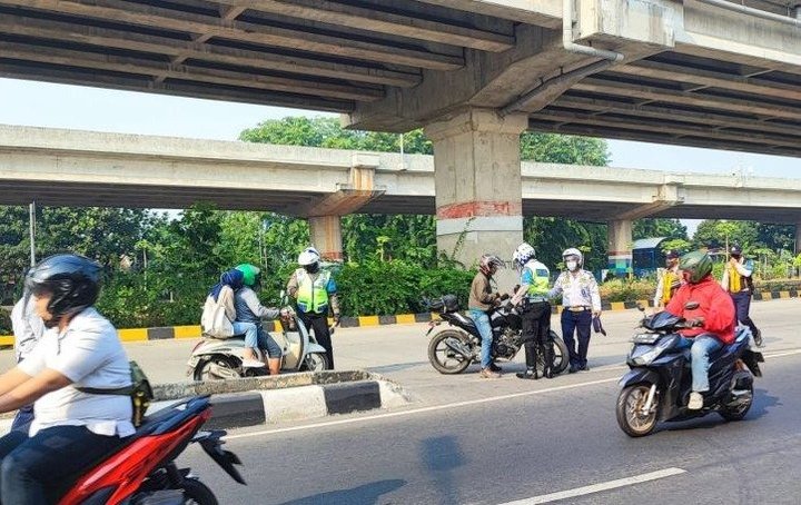 Disiplin Berlalu Lintas Mengendap di Jakarta: ETLE Ungkap Ratusan Pelanggaran Sehari