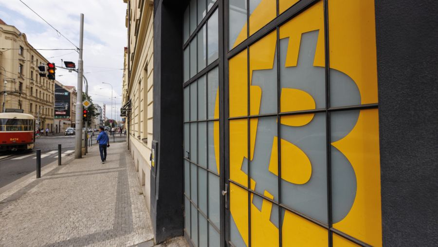 Bitcoin Tergelincir Akibat Bayang-Bayang Kenaikan Suku Bunga The Fed