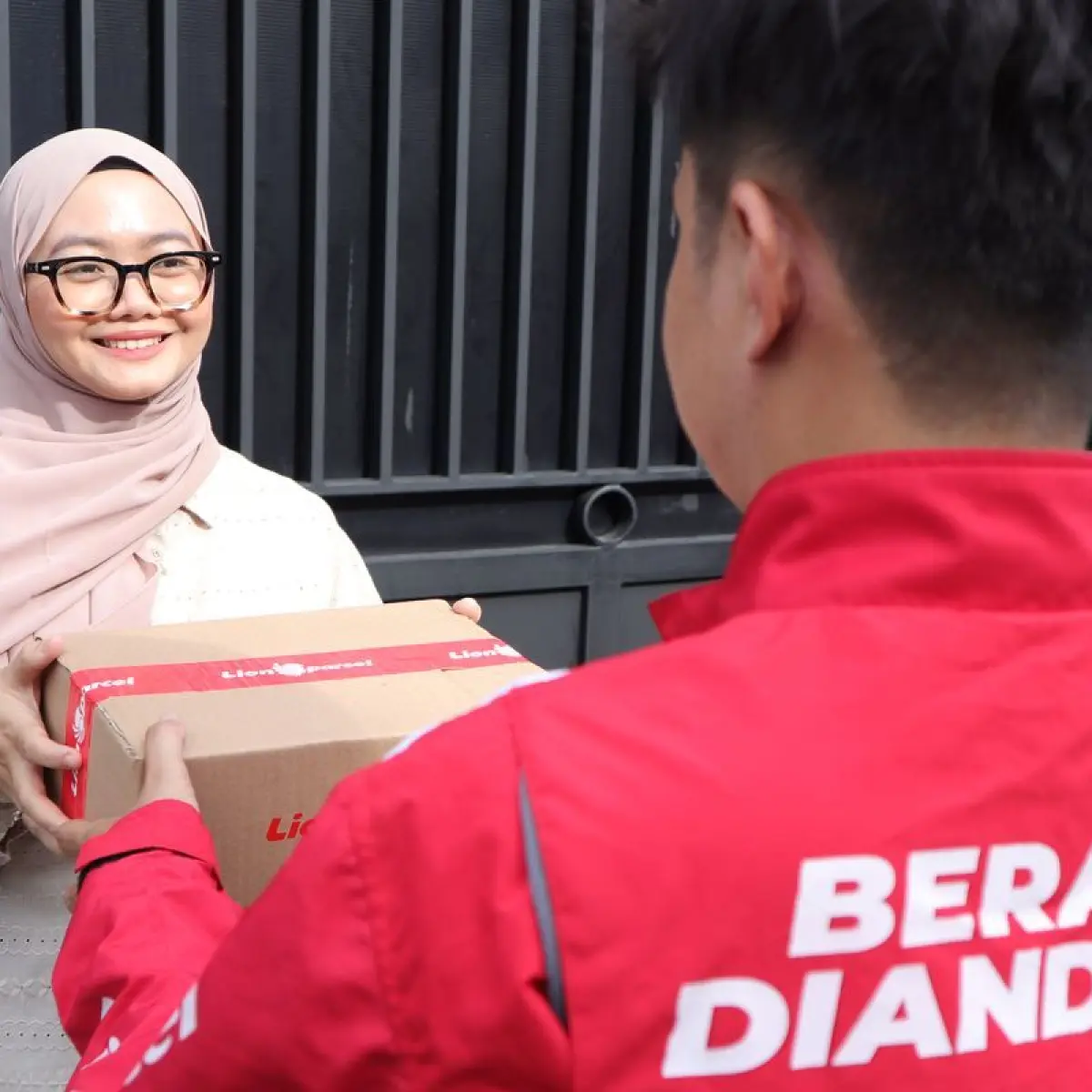 Sinergi Lion Parcel dan AstraPay Pacu Digitalisasi Agen Logistik Nasional dengan Integrasi QRIS