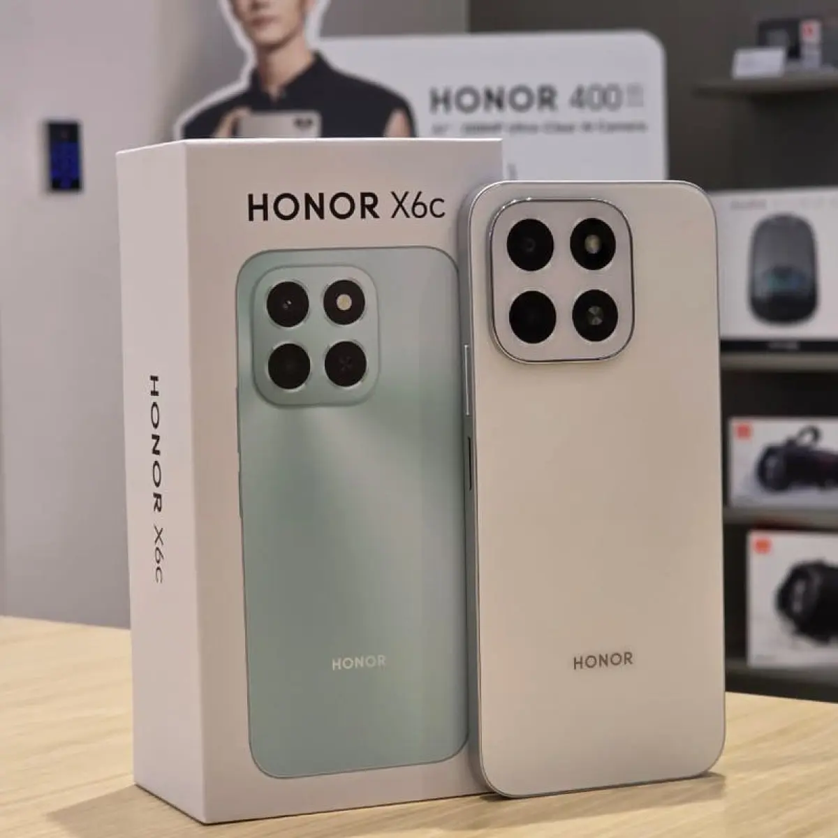 Honor X6c hadir di Indonesia dengan fitur unggulan baterai 5.300 mAh dan layar 120 Hz. Ponsel ini djual dengan harga Rp 2,99 juta untuk RAM 6/256 GB.(KOMPAS.com/Galuh Putri Riyanto)