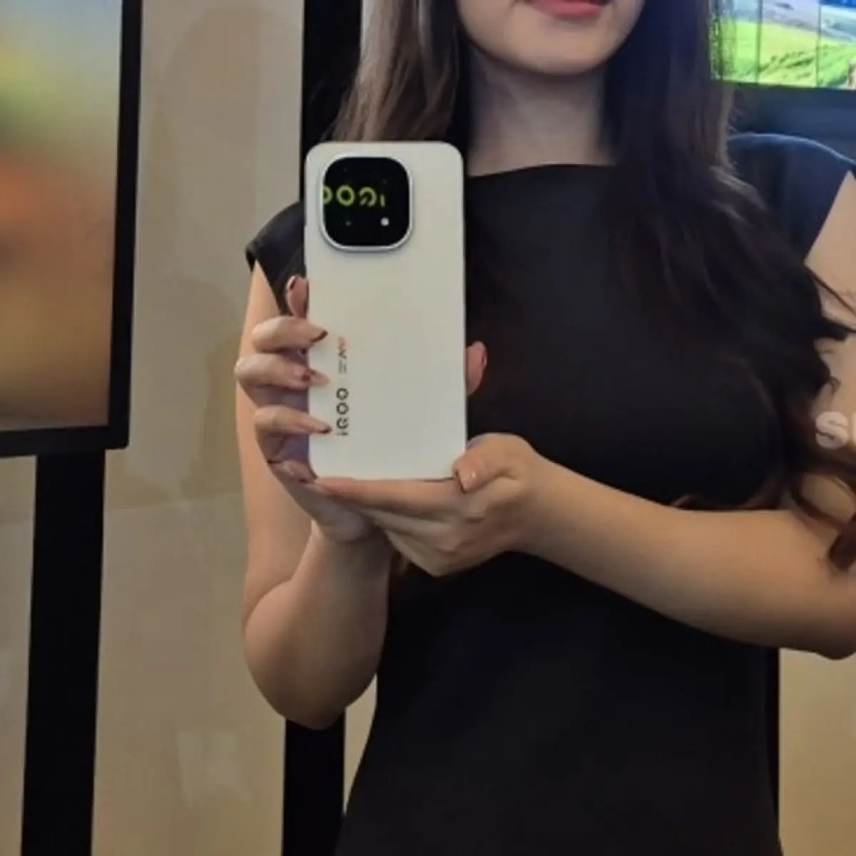 Mengenal iQOO 16: Solusi Ponsel Flagship dengan Snapdragon 8 Elite Gen 6 dan Layar 165Hz