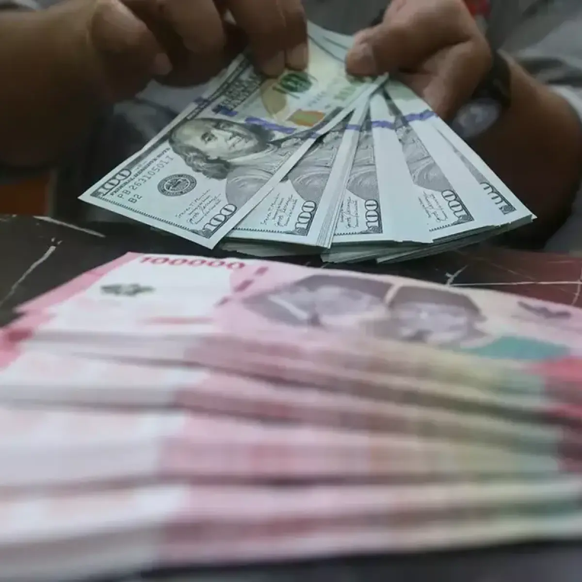 Tensi Geopolitik Selat Hormuz Memanas, Nilai Tukar Rupiah Tertekan ke Level Rp 17.596