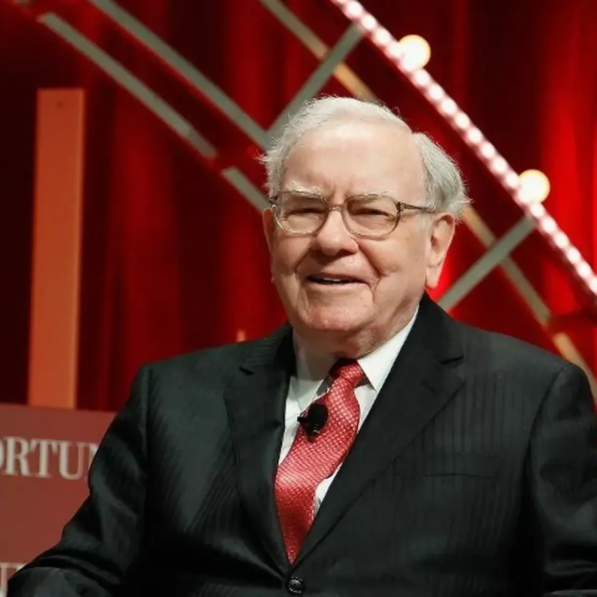 ILUSTRASI. Rahasia Warren Buffett Saat Pasar Saham Anjlok: Jangan Panik, Lakukan Ini!