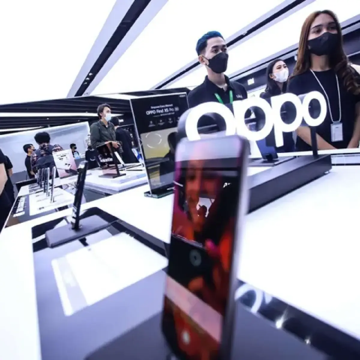 Duel Performa dan Fitur: Perbandingan Mendalam OPPO A6s vs Vivo V60 Lite 4G di Pasar Kelas Menengah