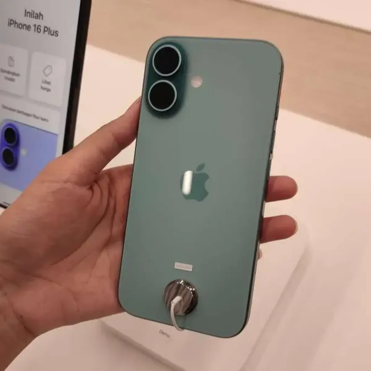 iPhone 17e Resmi Meluncur di Indonesia: Pertarungan Chipset A19 Melawan iPhone 16