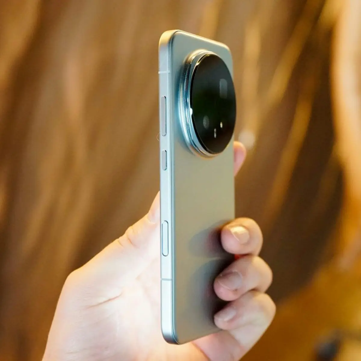Vivo X300 Ultra Resmi Menggebrak Indonesia: Kombinasi Kekuatan Snapdragon dan Lensa Optik Premium ZEISS