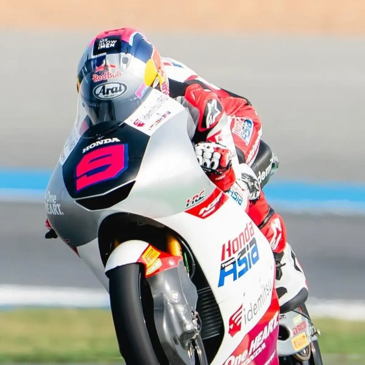Veda Ega Pratama Torehkan Comeback Spektakuler, Amankan Posisi Kedelapan di Moto3 Catalunya