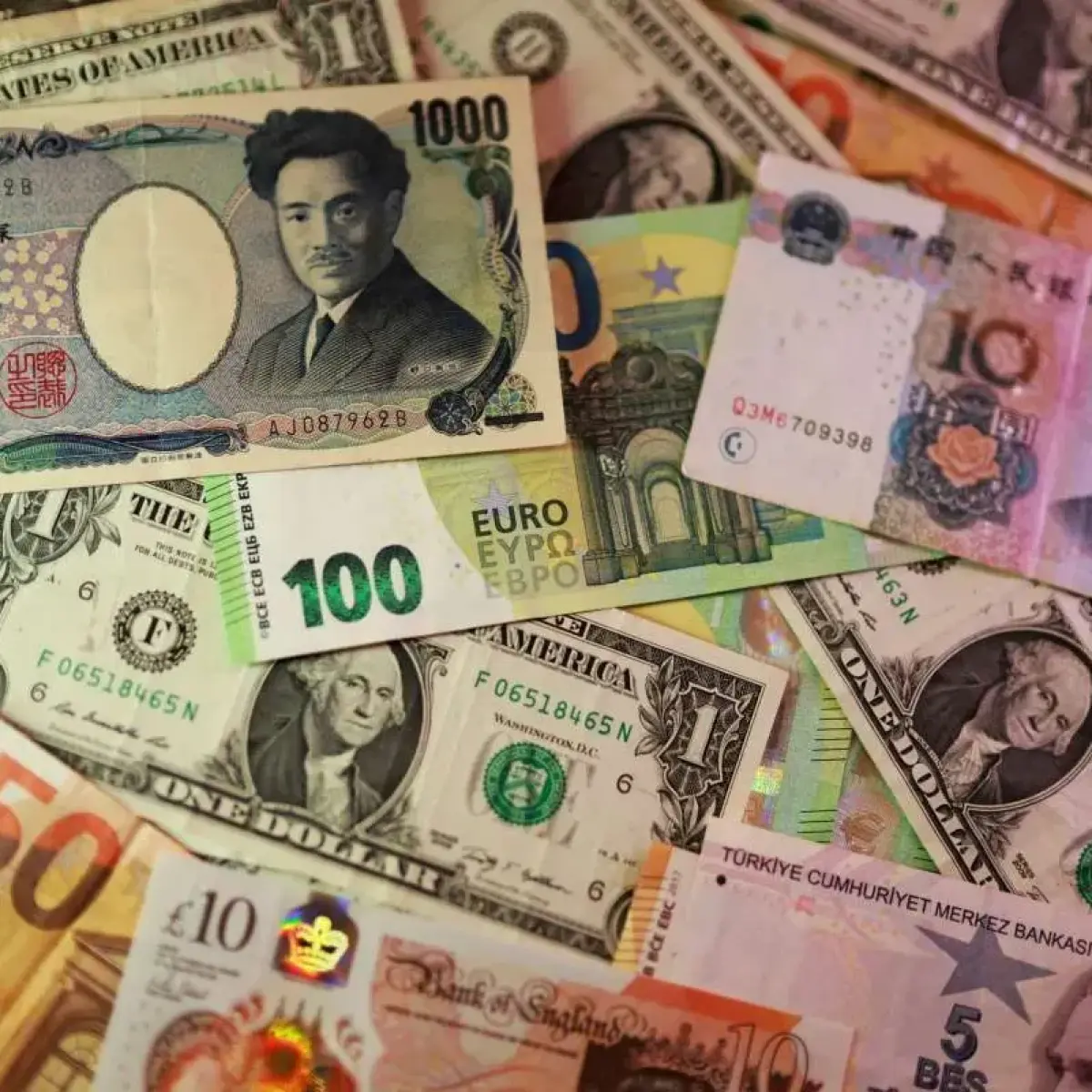 Daftar 10 Mata Uang Terkuat Dunia Versi Forbes Advisor (Mei 2026)