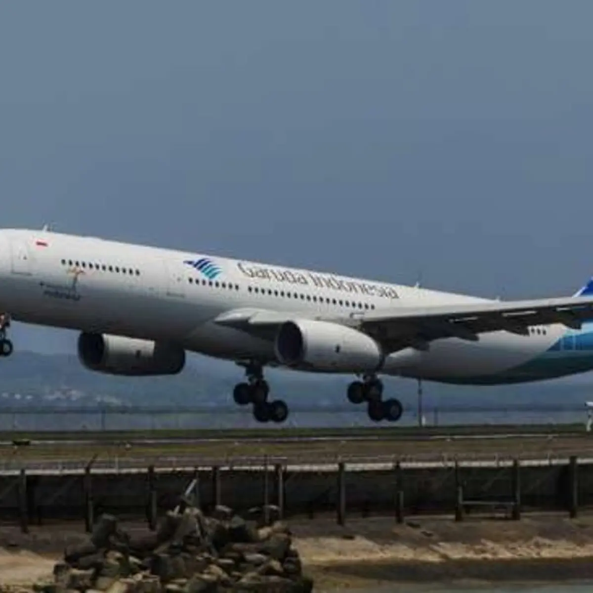 Beban Ganda Garuda Indonesia: Rupiah Terdepresiasi dan Harga Avtur Mencekik Keuangan Perusahaan