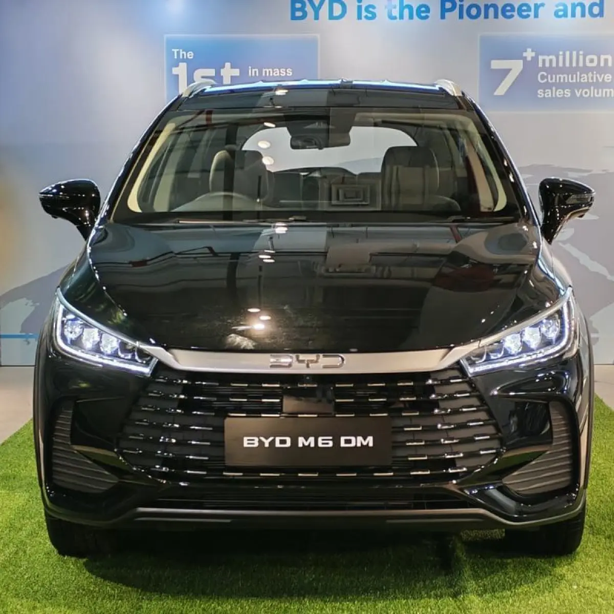 BYD Luncurkan Teknologi Hybrid DM 5.0 Lewat MPV M6, Perkuat Ekosistem Kendaraan Energi Baru di Indonesia
