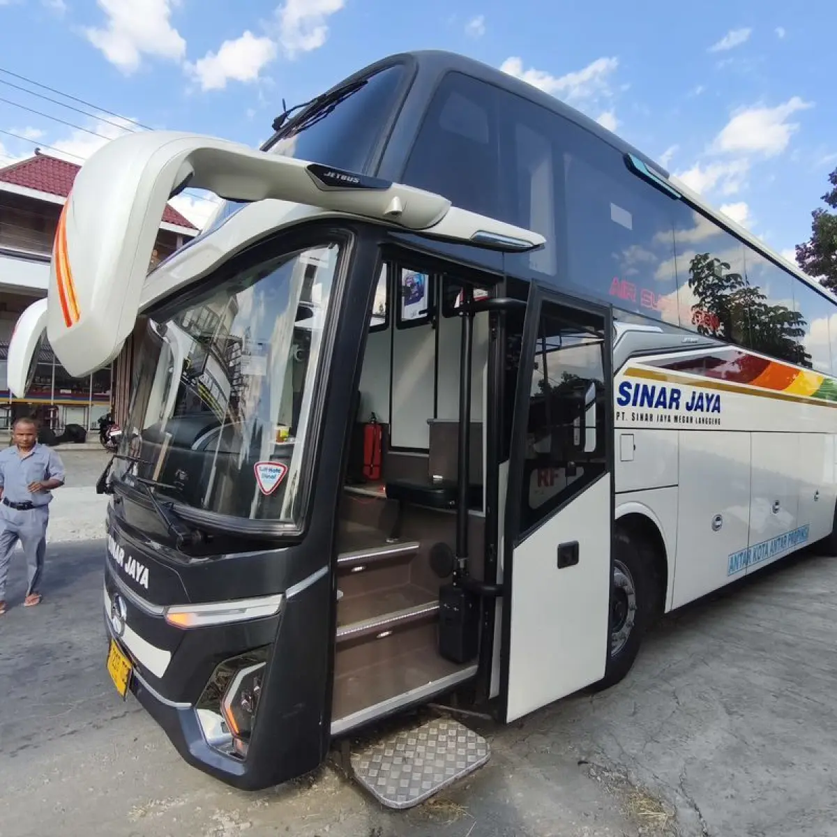 Sinar Jaya Resmikan Jalur Baru AKAP Kalideres-Sukabumi, Layani Penumpang dengan Bus Medium