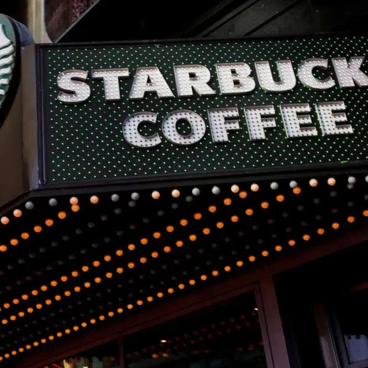 Kepala Starbucks Korea Diberhentikan Shinsegae Imbas Kampanye 