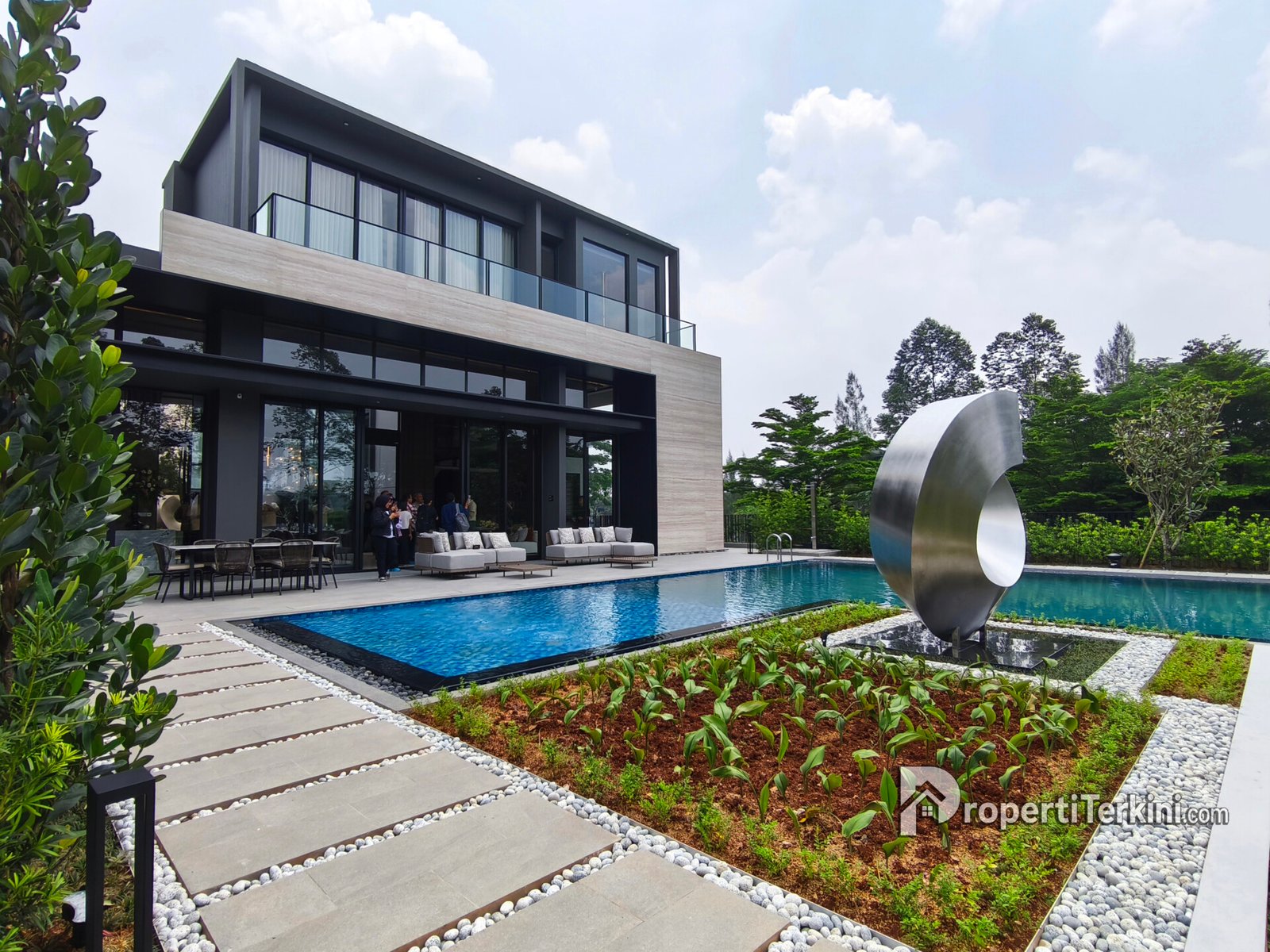 Daya Beli Kelas Menengah Tertekan, Mengapa Properti Premium Tangerang Tetap Jadi Magnet Investasi?