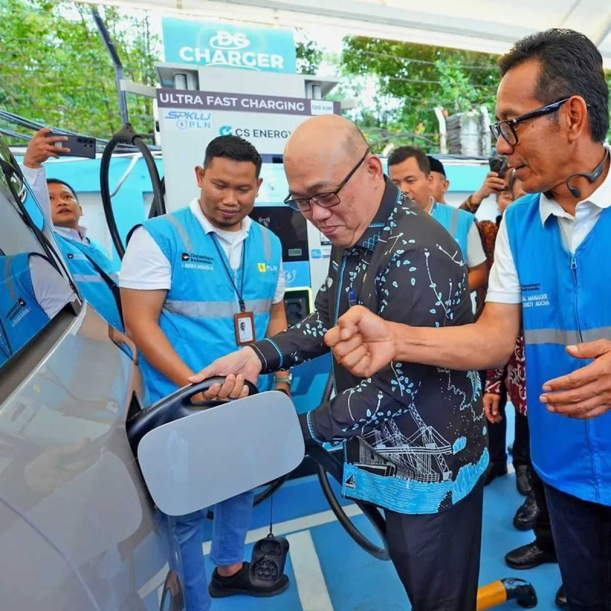 PLN Perkuat Infrastruktur EV di Jakarta Utara, SPKLU Center Kelima Resmi Beroperasi