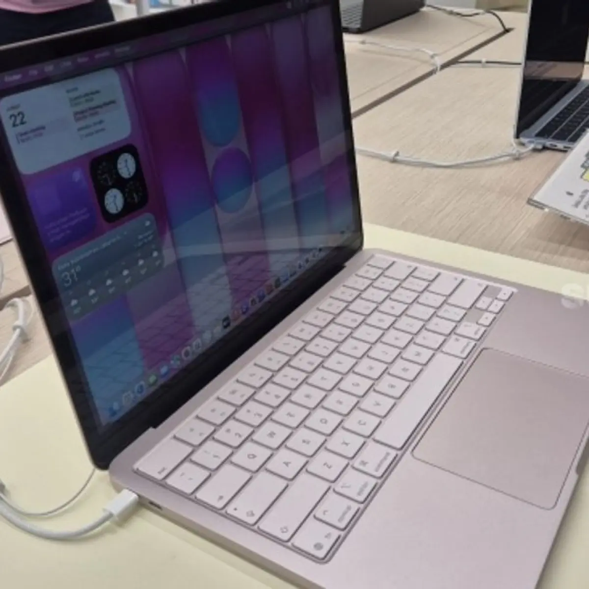 Peluncuran Macbook Neo di Digimap, Jakarta, Jumat (22/5/2026). [Suara.com/Dythia]