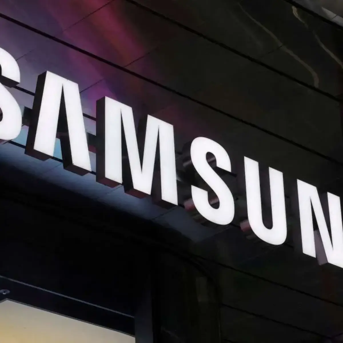 Duel Dua Raksasa Kelas Menengah 2024: POCO F6 vs Samsung A55 5G Tetap Relevan di Tahun 2026