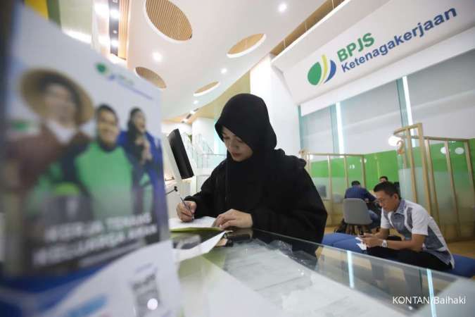 Antisipasi Lonjakan Penarikan Dana JHT: Dampak Potensial Gelombang PHK pada Klaim BPJS Ketenagakerjaan