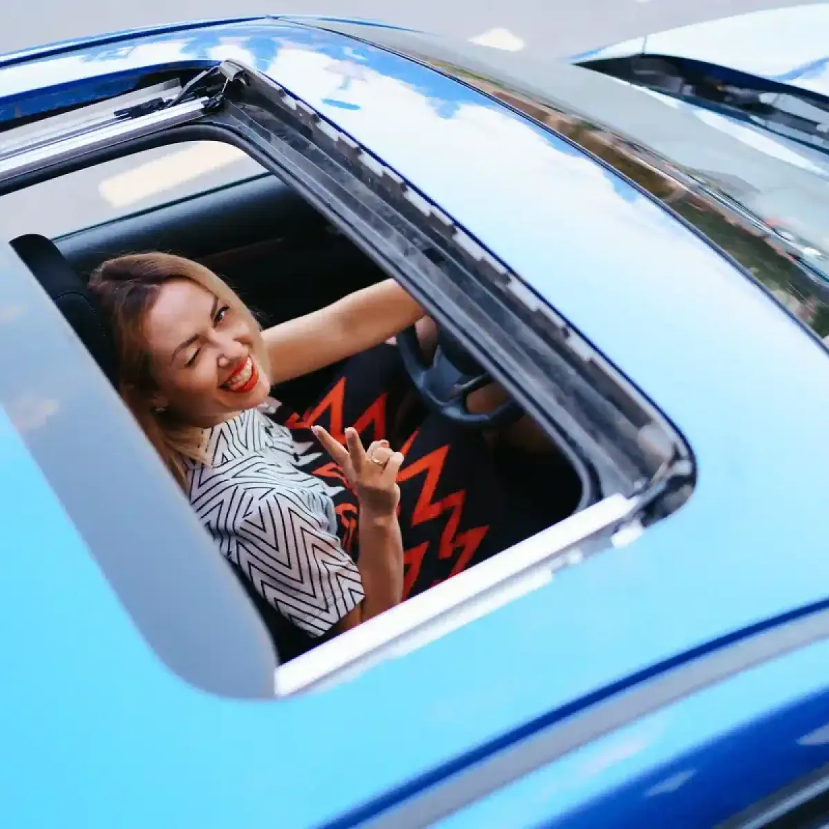 Sensasi Berkendara Terbuka: Daftar Mobil Bekas dengan Fitur Sunroof Terjangkau di Pasar Indonesia