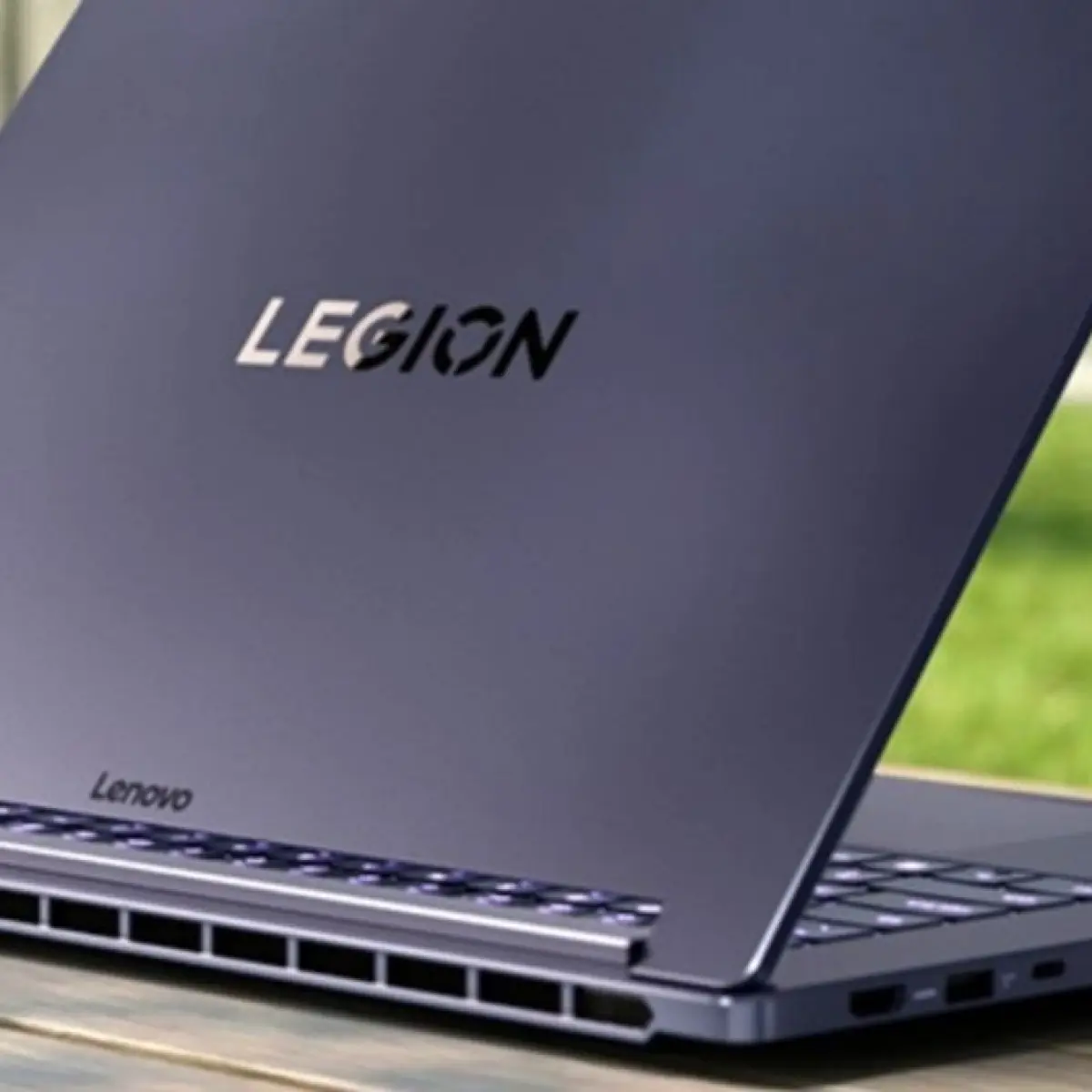 Debut Global Lenovo Legion 7a 15ASH11: Laptop Gaming Tipis Bertenaga AMD Strix Halo