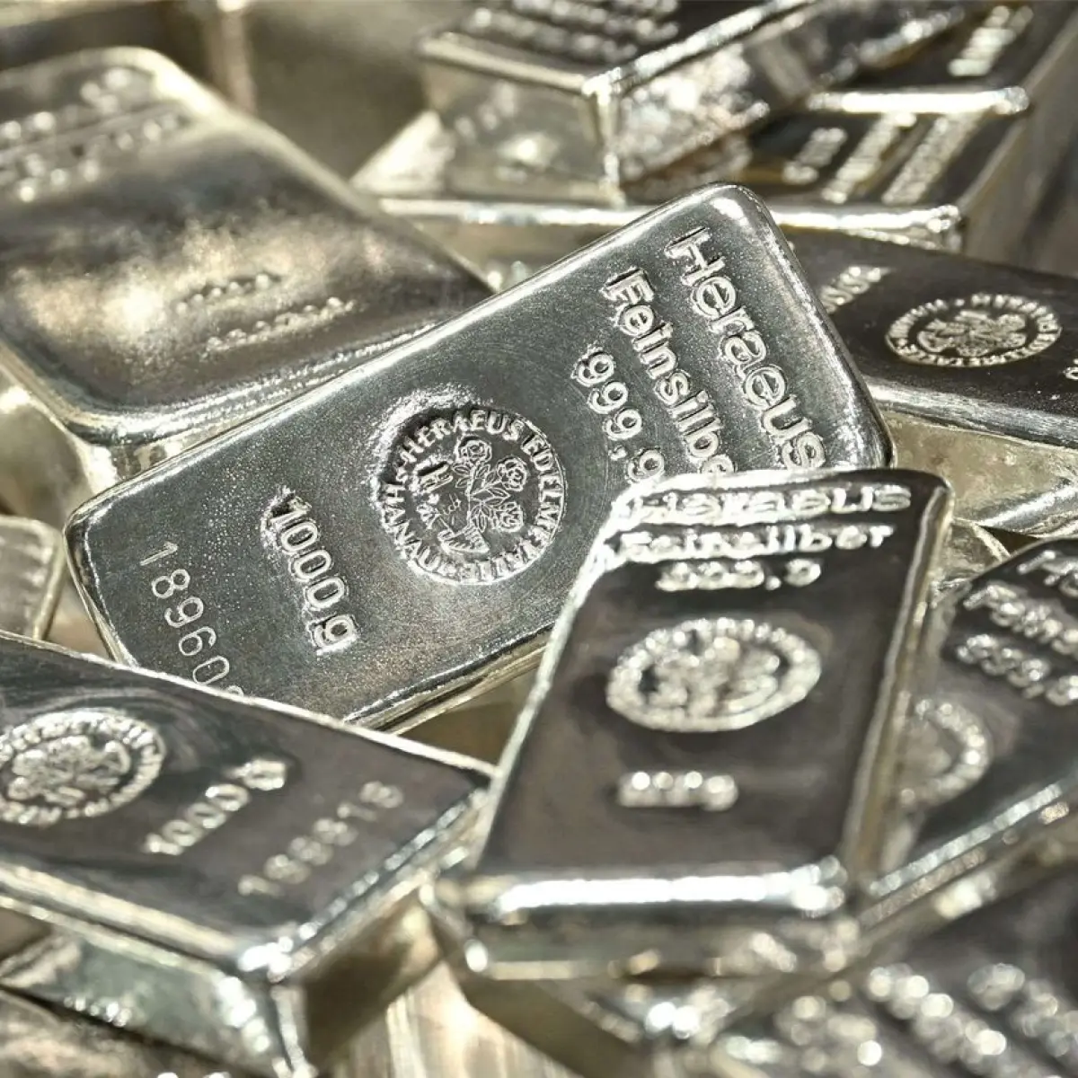 Perak Antam Anjlok Signifikan Hari Ini: Cek Rincian Harga Terbaru Rp 49.150 per Gram