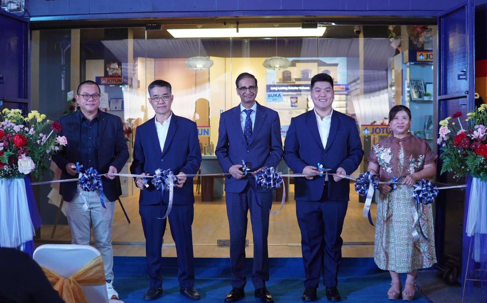 Peresmian Jotun Flagship Store Palembang yang menjadi flagship store ke-15 Jotun di Indonesia, menghadirkan pengalaman memilih cat premium dan konsultasi warna yang lebih personal bagi masyarakat Palembang. (Foto: Dok. Jotun)
