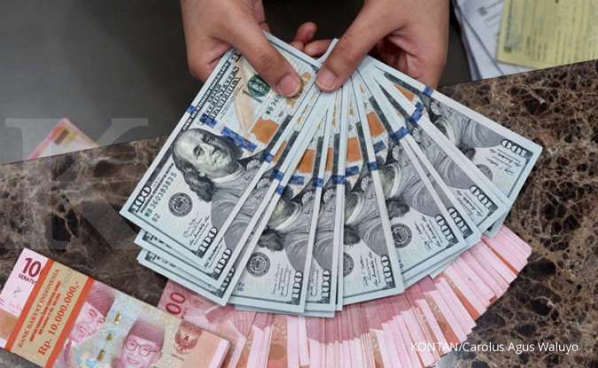 Tekanan Rupiah di Level Rp 18.000/USD Mendorong Bank Sentral dan Perbankan Memperketat Likuiditas Valuta Asing