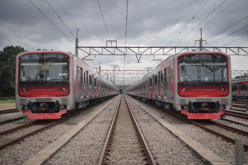 Ilustrasi. Penampakan KRL seri baru CL1 225 buatan PT Industri Kereta Api (Persero) atau INKA yang resmi beroperasi untuk Lintas Bogor, Selasa (16/12/2025)/Dok. Istimewa.