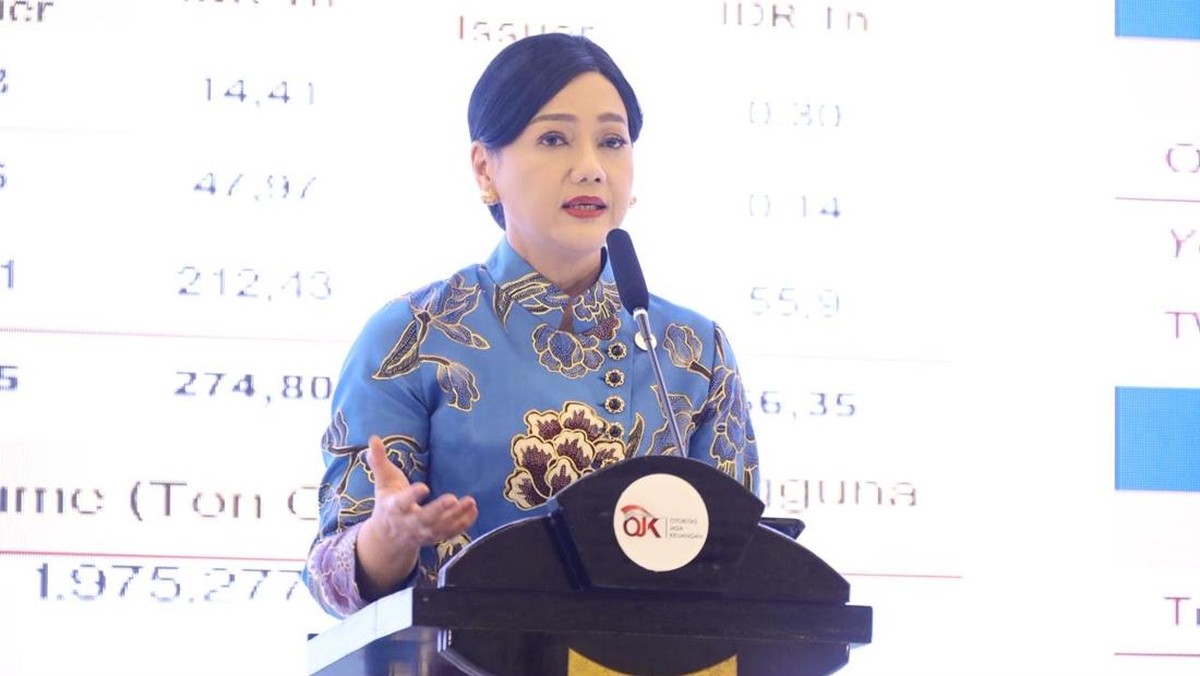Foto: Ketua Dewan Komisioner OJK Friderica Widyasari Dewi dalam sambutannya pada Konferensi Nasional Pengembangan Ekonomi Daerah (KNPED) 2026 dengan tema ‘Akselerasi Pertumbuhan Ekonomi Daerah melalui Sinergi Kebijakan Lintas Sektor’ di Balai Kartini, Senin (Dok OJK)