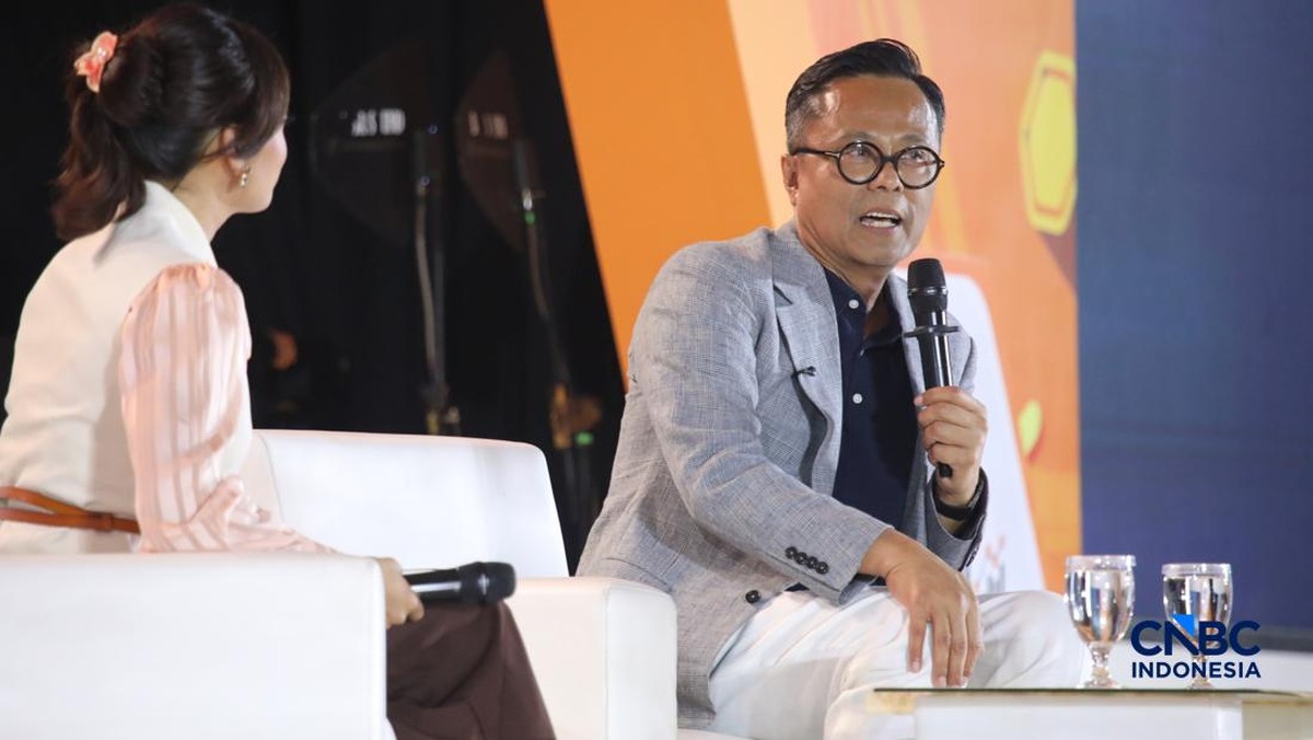 Foto: COO Danantara Dony Oskaria menyampaikan pemaparan dalam Jogja Financial Festival 2026 di Jogja Expo Center (JEC), Yogyakarta, DIY, Sabtu (23/5/2026). (CNBC Indonesia/Faisal Rahman)