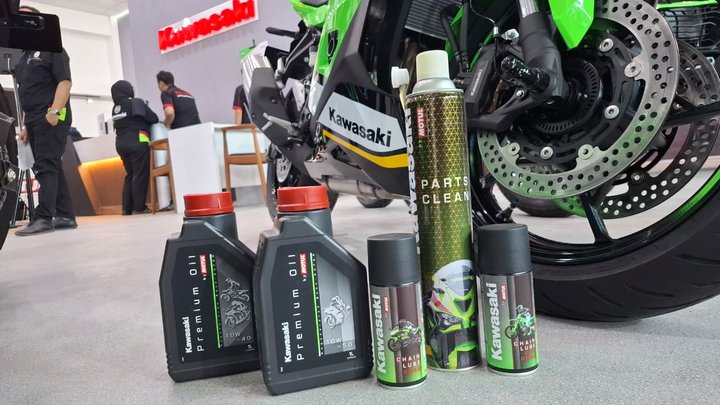 Pelumas Motul Kini Tersedia di Jaringan Resmi Kawasaki, Tingkatkan Kualitas Perawatan Motor Anda
