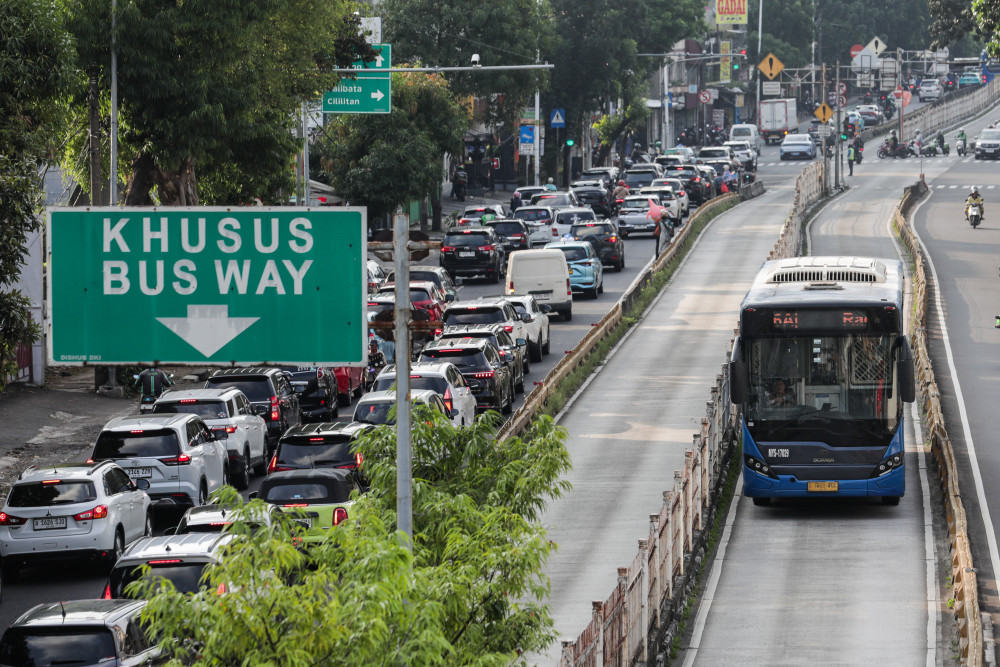 Dampak Aksi Demonstrasi Mahasiswa: Sejumlah Rute Transjakarta dan Stasiun MRT Jakarta Sementara Ditutup