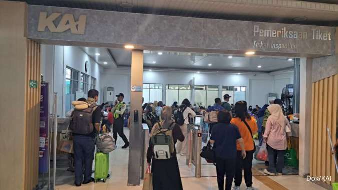 Mengapa PT KAI Kini Jadi Tolok Ukur Pelayanan Publik Nasional Pasca Transformasi Besar