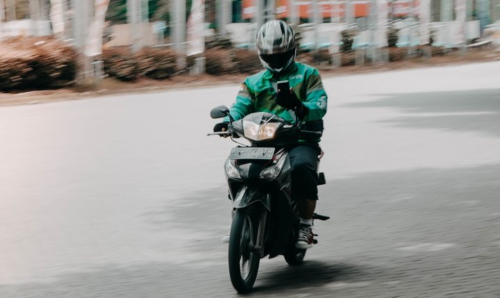 Dampak Kenaikan Harga BBM Terhadap Struktur Tarif Ojek Online: Tanggapan Resmi dari Grab Indonesia