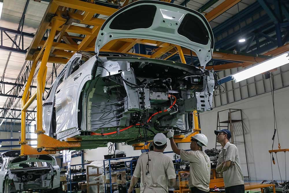 Gelombang Kendaraan Listrik Indonesia: Peluang Emas dan Tantangan Akselerasi Industri Kecil Menengah