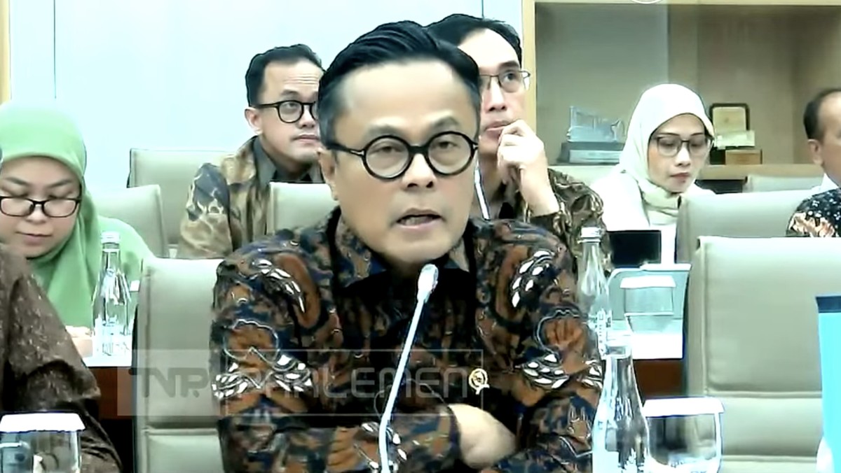 Foto: COO Danantara, Dony Oskaria saat mengikuti Rapat Dengar Pendapat (RDP) dengan Komisi VI DPR RI di Jakarta, Rabu (8/4/2026). (Tangkapan Layar Youtube/TVR Parlemen)