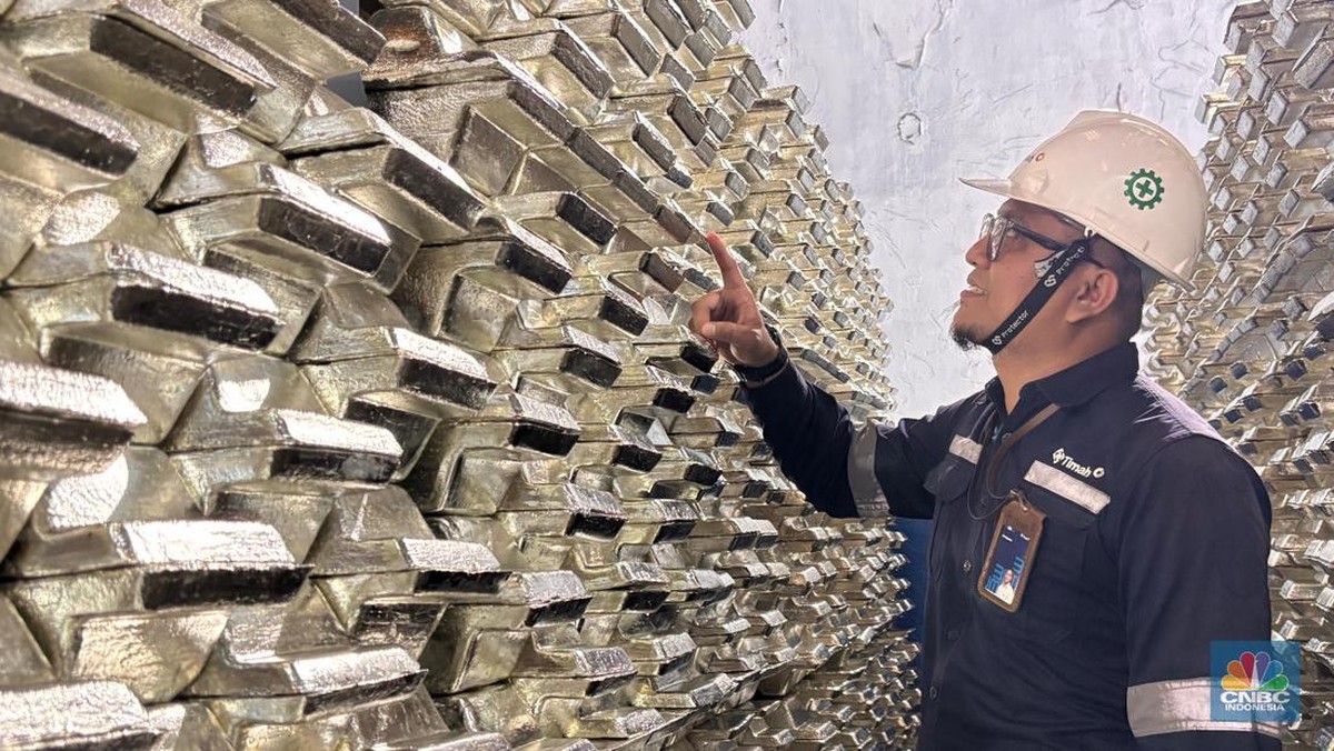 Foto: Timah balok siap jual. (CNBC Indonesia/Firda Dwi Muliawati)
