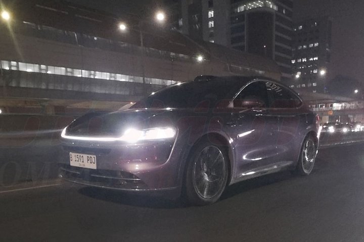 Misteri Kedatangan Luxeed R7 di Jakarta, Sinyal Kuat Chery Siap Perkenalkan Mobil Listrik EREV di Tanah Air