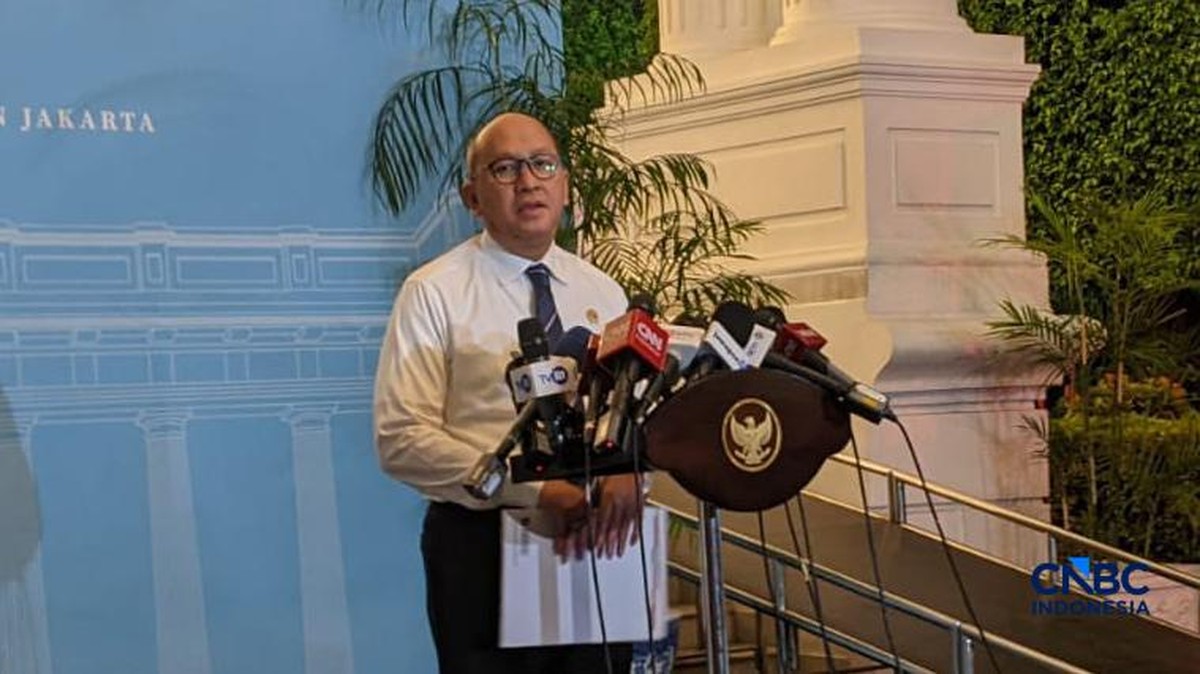 Foto: CEO Danantara, Rosan Roeslani saat menyampaikan keterangan kepada media di Istana Negara, Jakarta, Kamis (18/6/2026). (CNBC Indonesia/Emir Yanwardhana)