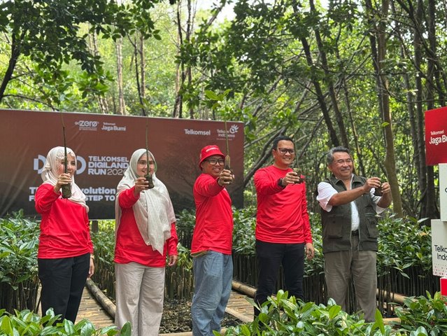 Telkomsel Awali Aksi Hijau: Tanam Seribu Mangrove di Angke dalam Semangat GoZero%