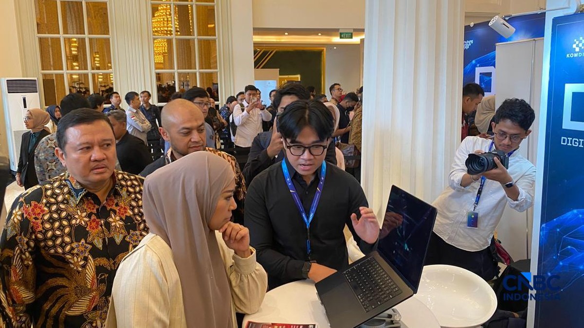 Foto: Menteri Komunikasi dan Digital (Komdigi) Meutya Hafid dalam acara Digital Ecosystem Alignment (DEAL) 2026 di Jakarta, Selasa (23/6/2026). (CNBC Indonesia/Novina Putri Bestari)