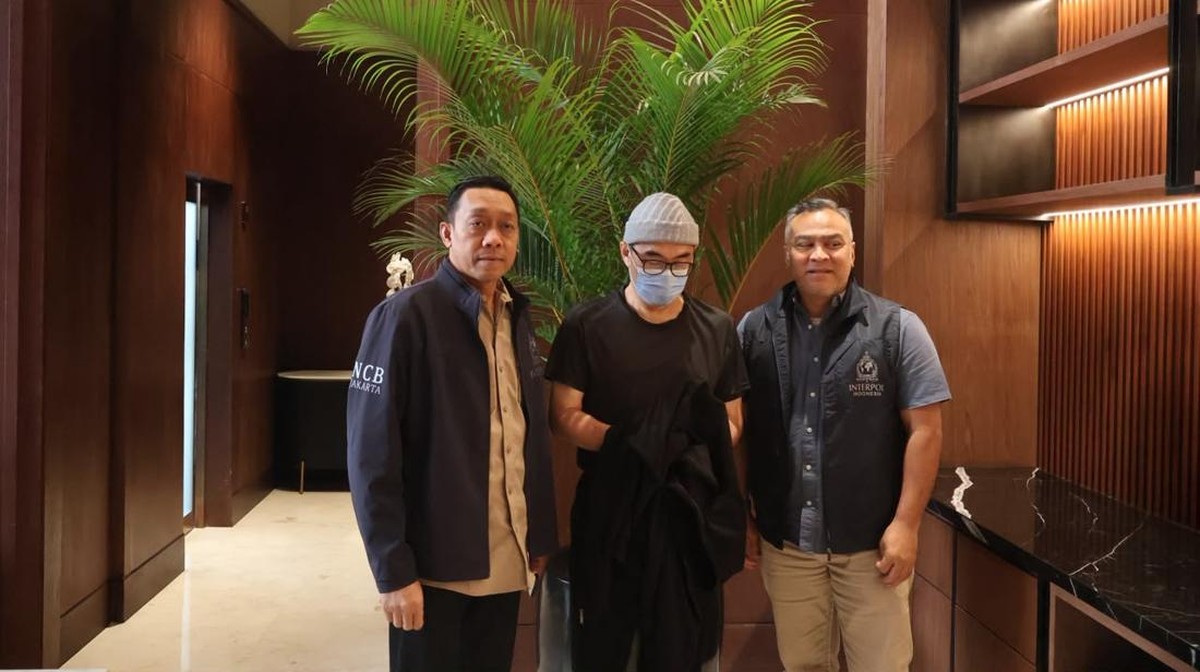 Foto: Polri melalui Divisi Hubungan Internasional (Divhubinter) Polri berhasil memulangkan buronan Interpol Red Notice (IRN) warga negara Indonesia (WNI) atas nama Michael Steven dari Kerajaan Maroko melalui mekanisme ekstradisi. (Dok. DIVHUBINTER POLRI)