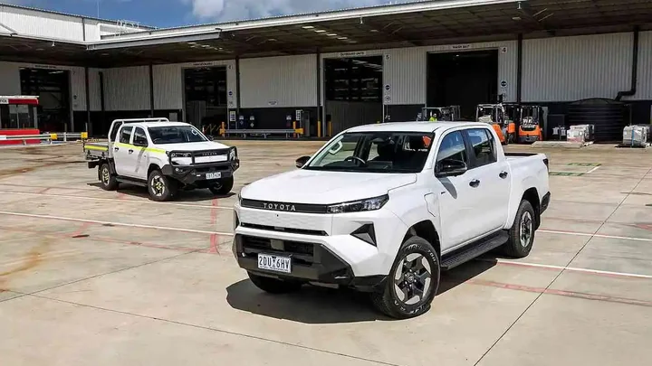 Spekulasi Menguat: Kehadiran Toyota Hilux Listrik di Kantor Samsat Jakarta Picu Isu Peluncuran Resmi