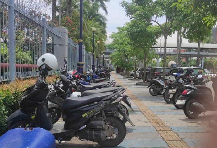 Penegakan Hukum Parkir Liar: Korlantas Siapkan Denda Berlapis bagi Pelanggar di Trotoar