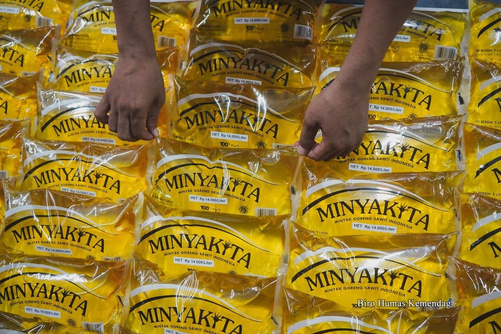 Bulog Segera Tarik Minyakita Produksi PT KMR Usai Ditemukan Indikasi Bau Solar
