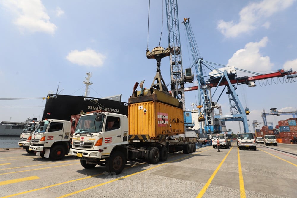 Mendesak Tata Kelola Logistik Nasional: Mengurai Kemacetan Biaya dan Ketidakpastian Pasokan Kontainer