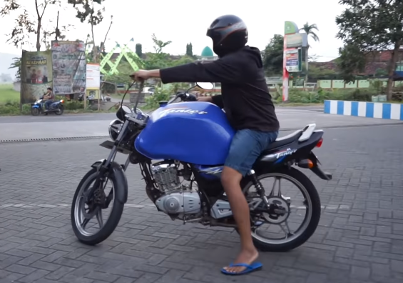 Suzuki Thunder 125 Dominasi SPBU Bekasi, Picu Antrean Panjang dan Keluhan Warga