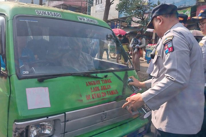 Angkot Tua Bogor Terjaring Razia, Dishub Terapkan Sanksi Tegas Kandang Kendaraan